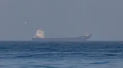 کشتی نزدیک تنگه هرمز