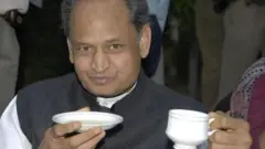 अशोक गहलोत 