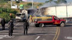 Los violentos "narcobloqueos" de carreteras que paralizaron partes del estado mexicano de Michoacán, bastión del Cartel Jalisco Nueva Generación