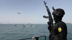 Soldado iraní participa en las recientes maniobras militares conjuntas con Rusia el pasado 19 de febrero.