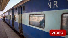 காணொளி: திருப்பூரில் ரயிலில் தவறி விழுந்த பெண்ணைக் காப்பாற்றிய பெண் காவலர்