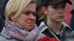 Люди у «Крокус Сити Холла»