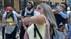 Manifestações de rua acentuaram pressão contra governo do Líbano