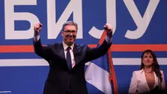 Вучић на скупу изнео захтеве надлежним органима