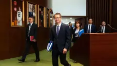 2月25日，香港新一份《财政预算案》出炉，财政司司长陈茂波在立法会发布2026/27年度财政预算案。