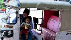 தன் குழந்தையுடன் ஆட்டோ ஓட்டும் ஜெய்ப்பூர் பெண்ணின் போராட்டமும் தன்னம்பிக்கையும்