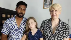 शादाब आलम, बार्बरा पोलॉक आणि तिची मुलगी आनिया पोलॉक