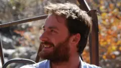 اولیویه وندکاستیل، امدادگر بلژیکی که به زندان طولانی مدت محکوم شده، بهمن ۱۴۰۰ در ایران بازداشت شد.