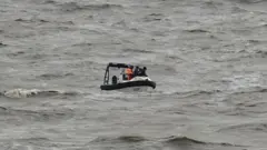 సముద్రం, జఫ్రాబాద్, గుజరాత్, చేపల వేట, ఫిషింగ్, బోటు బోల్తా