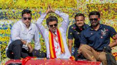 விஜய்க்கு முதல் தேர்தலிலேயே பெருவெற்றி வசப்பட்டது எப்படி?