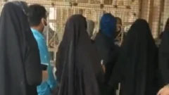 تجمع خانواده ها مقابل زندان شیبان اهواز