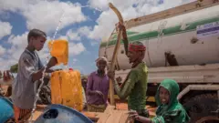 Kisimaayyuu, Somaaliyaatti namoota bishaan dhiyaataafiif jiru