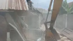 Ile ti katakata wa niwaju rẹ, wọn ti wo awọn ibikan palẹ niwaju rẹ