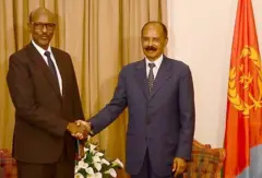 ኣምባሳደር ዑመር ኢድሪስ ምስ ፕረዚደንት ኢሳይያስ ኣፈወርቂ 