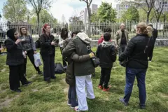 23 Nisan İstanbul depremi sonrasında parkta toplanan insanlar
