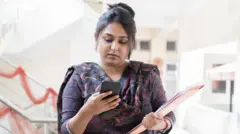 મહિલા