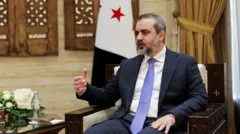 وزير الخارجية السوري أسعد الشيباني يتحدث خلال مقابلة مع رويترز في دمشق في 22 آب/أغسطس 2026