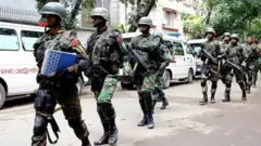 ২০১৬ সালে হলিআর্টিজানে জঙ্গী হামলার পর প্রায় বারো ঘন্টার রক্তাক্ত জিম্মি সংকটের অবসান ঘটেছিল সেনাবাহিনীর এক কমান্ডো অভিযানের মাধ্যমে।