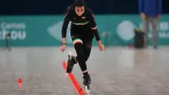 ترانه احمدی در رقابت‌های اسکیت بازی‌های آسیایی هانگژو مدال نقره گرفت