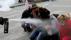 Simpatizantes de Evo Morales son gaseados