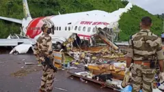 கோழிக்கோடு விமான விபத்துள்: உயிர் தப்பிய பயணிகள் பகிரும் தகவல்கள்