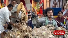 గుజరాత్, కళాకాారులపై కరెన్సీ వర్షం