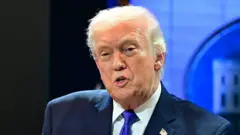 डोनाल्ड ट्रंप