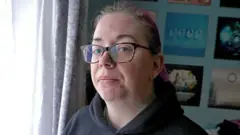 एम्माला औषध घेतल्यामुळे जुगार खेळण्याची सवय लागली.