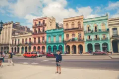 쿠바 거리를 여행 중인 조병관 씨