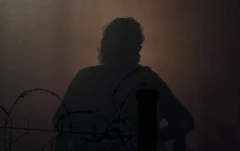 காவல்துறையால் அடித்துக் கொல்லப்பட்ட கணவர்: 27 ஆண்டுகளாக நீதிக்குப் போராடும் தாயும் மகனும்