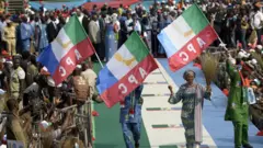 APC napụrụ PDP ọchịchị n'afọ 2015