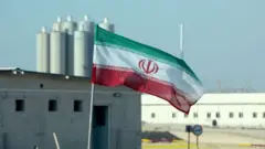 العلم الإيراني