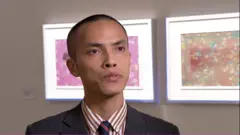 Kỹ thuật cá nhân của ông thể hiện qua các tác phẩm trưng bày tại Christie's London tạo dấu ấn mới cho tranh lụa VN trong mắt khán giả quốc tế, hoạ sỹ Đoàn Văn Tới nói.
