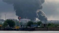 Массированная атака дронов ВСУ по Петербургу: горит нефтяной терминал