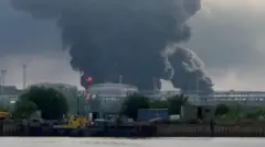 горящий терминал в Петербурге, скриншот