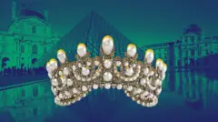 လုဗ် ပြတိုက်ကို အစိမ်းရောင် နောက်ခံနဲ့ မြင်တွေ့ရတာဖြစ်ပြီး အောက်တိုဘာ ၁၉ ရက် ပြတိုက်က ရတနာတွေ အခိုးခံရမှုမှာ ပါသွားတယ်လို့ဆိုတဲ့ ပုလဲနဲ့စိန် မွှမ်းထားတဲ့ ပြင်သစ်နန်းဝင် သရဖူကို အဖြူရောင် အဝါရောင် ပေါင်းစပ် ဓာတ်ပုံအဖြစ် ပေါင်းထားတာဖြစ်ပါတယ်။ 