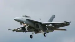 Xuutiyiinta, oo ah jabhad ay Iran taageerto oo maamula waqooyi-galbeed ee dalka Yemen, ayaa billaabay inay weeraraan maraakiibta Israa'iil iyo kuwa caalamiga ah