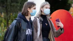 школи