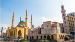 جامع الأمين وكاتدرائية مار جرجس في وسط بيروت
