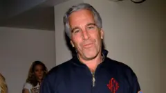 Jeffrey Epstein en el Hotel QT el 18 de mayo de 2005 en la ciudad de Nueva York.