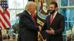 الرئيس الأمريكي يستقبل رئيس المرحلة الانتقالية في سوريا أحمد الشرع في البيت الأبيض، صورة أرشيفية