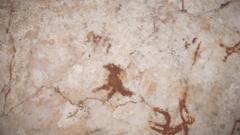 lukisan-gua-tertua-di-dunia-ditemukan-di-sulawesi-cap-tangan-serupa-cakar-berusia-67800-tahun