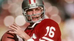 Joe Montana playing for the San Francisco 49ers in 1982