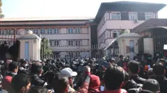 सर्वोच्चमा विरोध कार्यक्रम