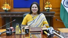 ਵਿਰੋਧ ਤੋਂ ਬਾਅਦ ਮਿਨਾਕਸ਼ੀ ਲੇਖੀ ਨੇ ਸ਼ਾਮ ਨੂੰ ਆਪਣਾ ਬਿਆਨ ਵਾਪਸ ਲੈ ਲਿਆ