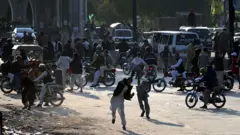 متظاهرون في إسلام أباد