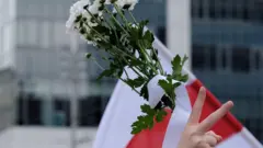 цветы и флаг