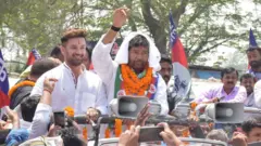 चिराग पासवान और पशुपति पारस. साल 2019 के लोकसभा चुनाव के दौरान. फ़ाइल फ़ोटो