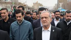 Məsud Pezeşkian oğlu Yusif Pezeşkianla
