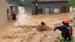 Abajejwe ubutabazi babandanya ibikorwa vyo kurokora abahuye n'isegenya Lekima